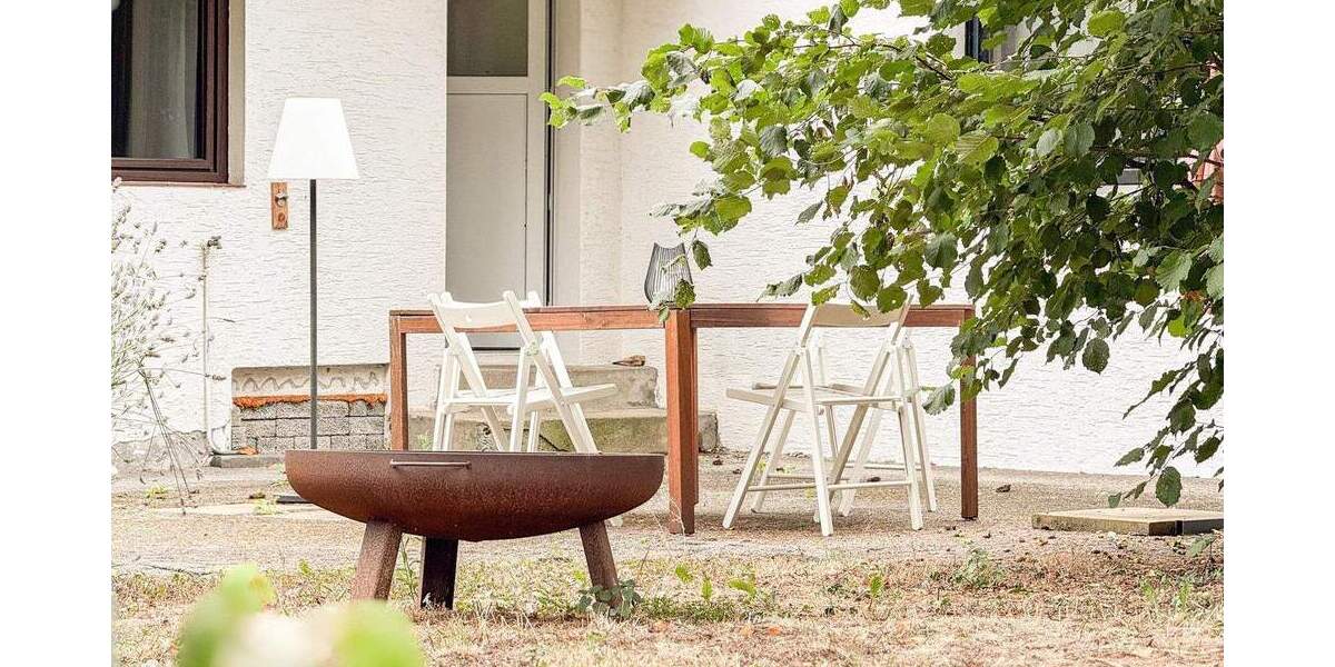 **Erdgeschosswohnung der Extraklasse mit Garten** 4 zimmer