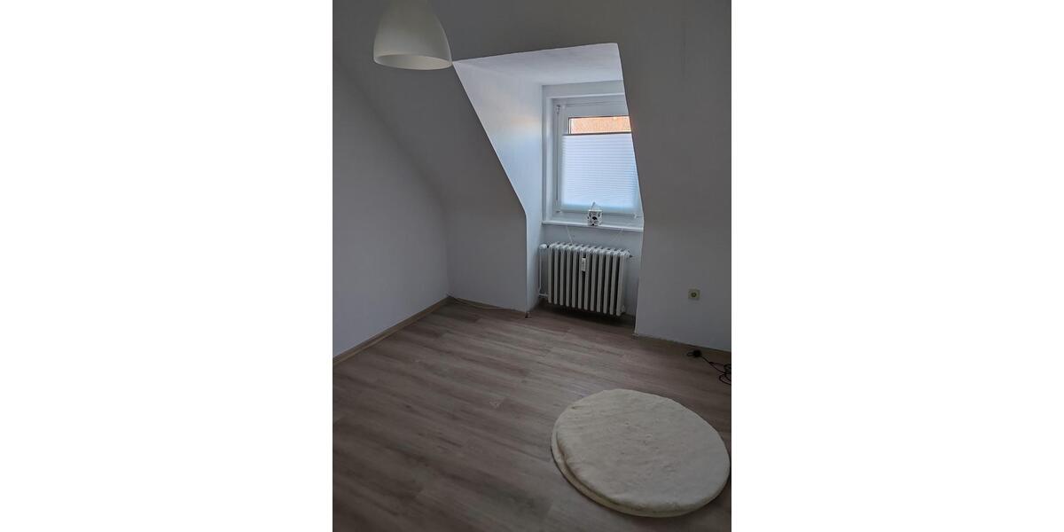Gemütliche Dachgeschosswohnung mit zusätzlichem Hobbyraum 2 zimmer