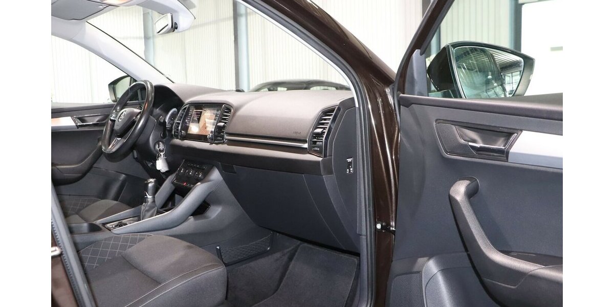 Skoda Karoq 1.5 TSI AMBITION / NAVI+APPLE+ANDROID+DAB 90.000 km 15.577 &euro; Hamm 59077