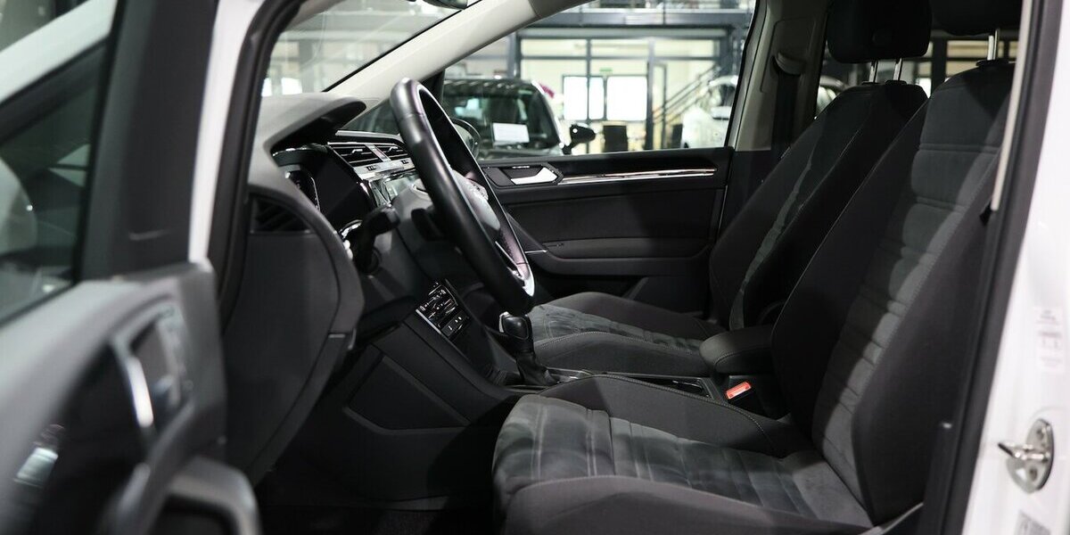 VW Touran 2.0 TDI DSG IQ Comfortline / 7-SITZE, LED 66.000 km 26.777 &euro; Hamm 59077