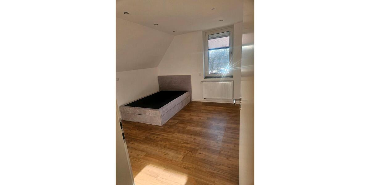 Dachgeschoßwohnung Ahlen Dolberg - 1 Zimmer, 120 m&sup2;, 990&euro; | Angebot:24572573