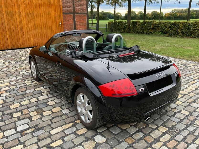 TT