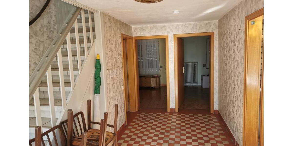 Resthofstelle mit großzügigen Nebengebäuden in Ortsrandlage 5 zimmer