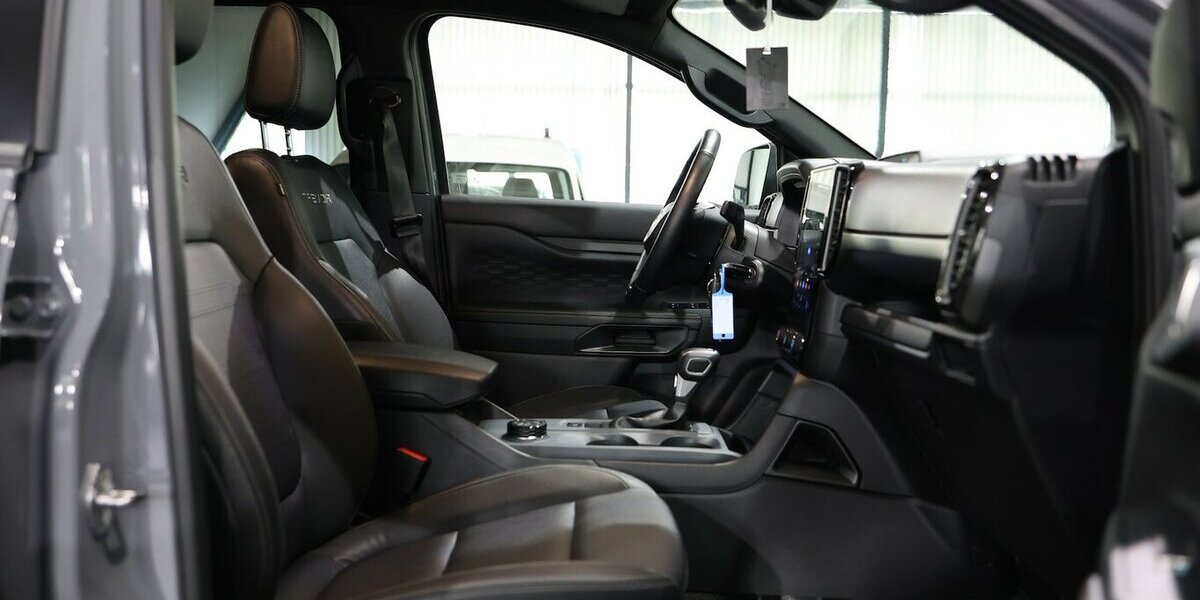 Ford Ranger 2.0 EB DK e-4WD TREMOR ROLLO,AHK,CONQUER 55.000 km 40.991 &euro; Hamm 59077
