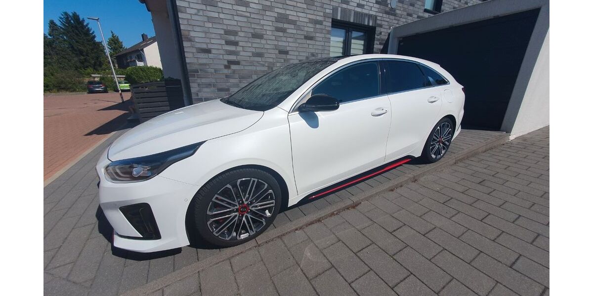 Kia pro ceed / ProCeed 18.366 km 25.100 &euro; Hamm 59077