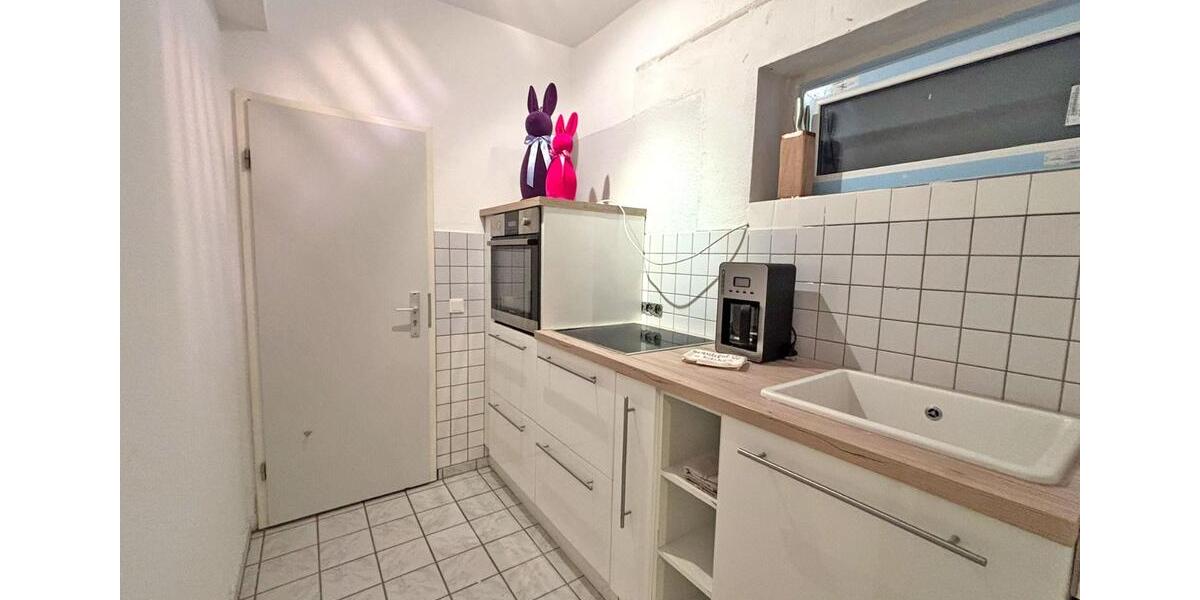 Erstbezug: Frisch renoviertes, voll möbliertes Souterrain-Apartment [Z-04511] 1 zimmer