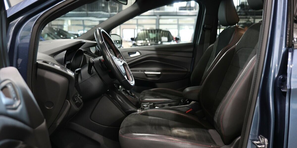 Ford Kuga 1.5 EB ST-LINE SPORT STYLING / XENON, LEDER 80.000 km 15.444 &euro; Hamm 59077
