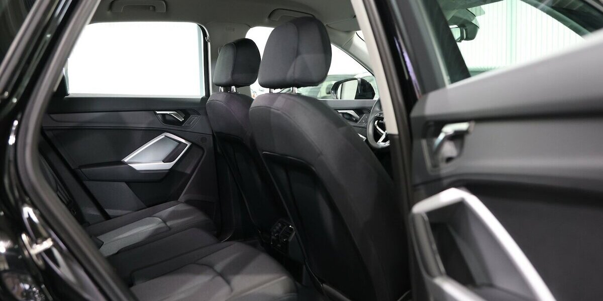Audi Q3 35 TFSI / LED, VIRTUAL-COCKPIT, APPLE+ANDROID 15.000 km 30.555 &euro; Hamm 59077