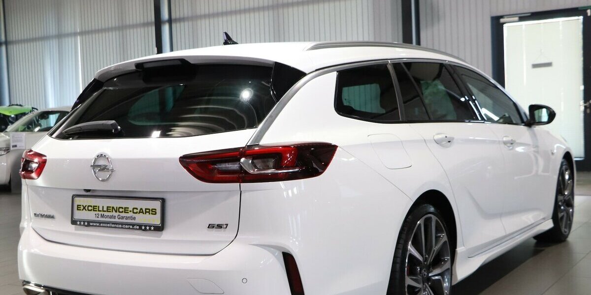 Opel Insignia 2.0 ST 4x4 OPC-LINE GSI WHITE / VC+HUD 140.000 km 18.888 &euro; Hamm 59077