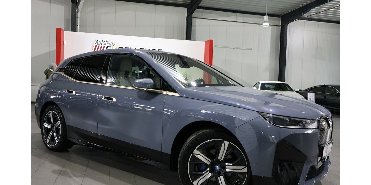 BMW iX 40 xDrive SPORT TITAN GLAS STORM EINZELSTÜCK 79.000 km 41.111 &euro; Hamm 59077