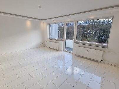 Menden Lendringsen – Renovierte Wohnung im 1.OG eines 5 FMH mit Südbalkon 3 zimmer