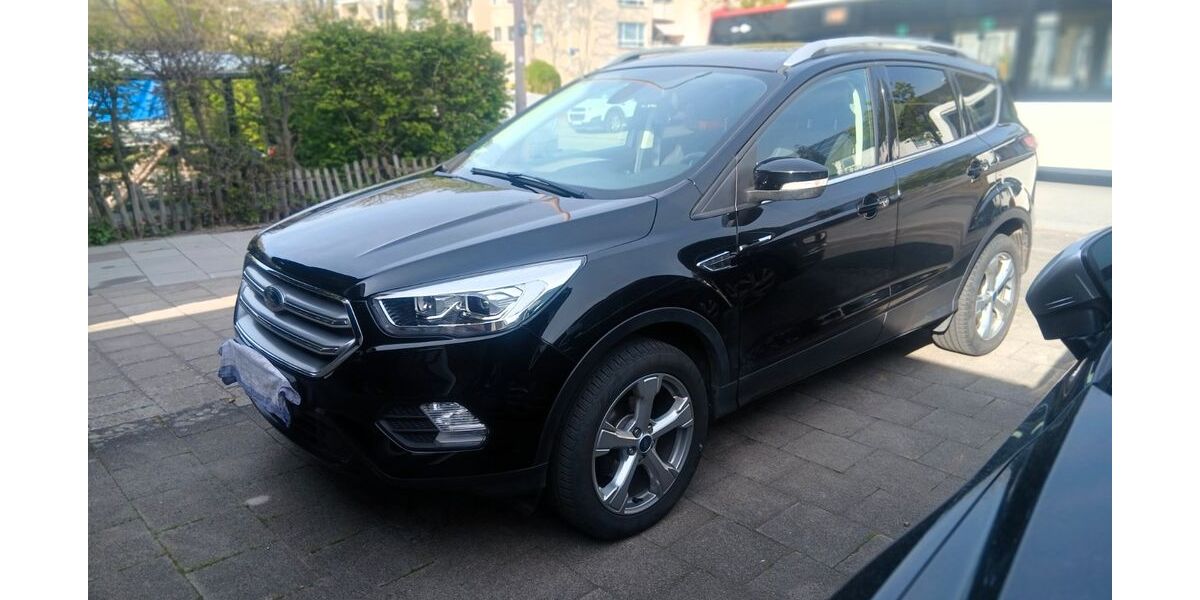 Ford Kuga 94.800 km 11.800 &euro; Unna 59423