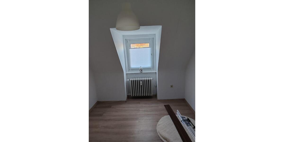 Gemütliche Dachgeschosswohnung mit zusätzlichem Hobbyraum 2 zimmer