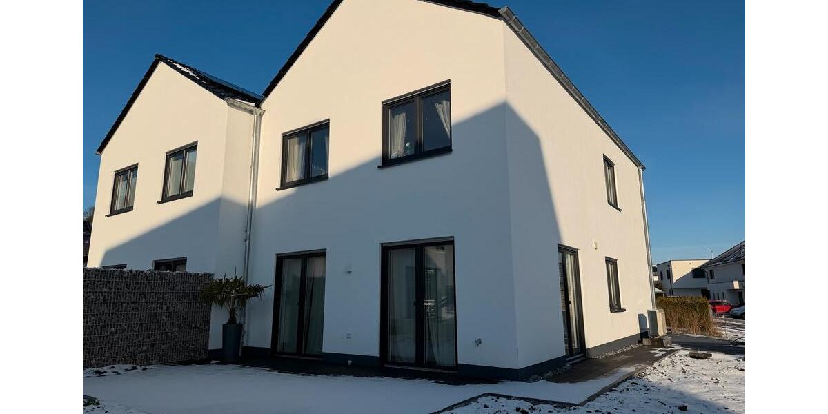 Exklusive Neubau-Doppelhaushälfte mit Garten in Ense 4 zimmer