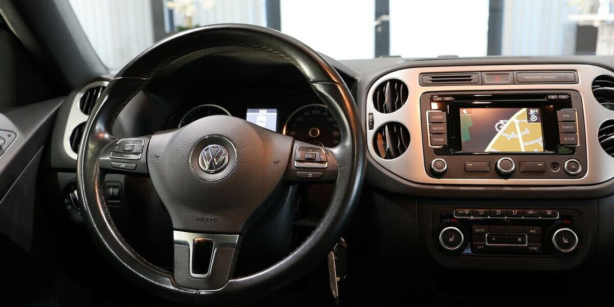 VW Tiguan 2.0 TDI LIFE-PLUS 1.HAND, PANORAMA, XENON 90.000 km 13.777 &euro; Hamm 59077