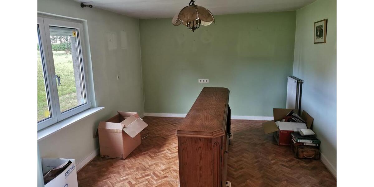 Resthofstelle mit großzügigen Nebengebäuden in Ortsrandlage zimmer