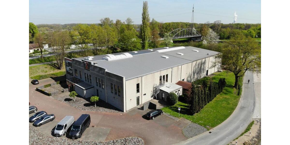Gewerbe- Lager- Produktionshalle mit Bürofläche zimmer