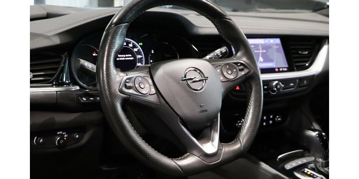 Opel Insignia 2.0 ST 4x4 OPC-LINE GSI WHITE / VC+HUD 140.000 km 18.888 &euro; Hamm 59077
