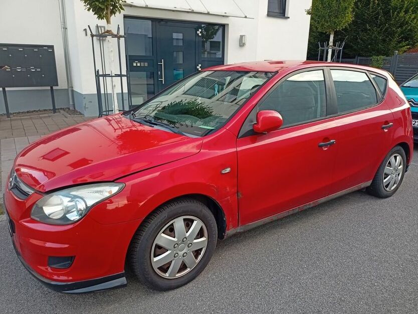 i30