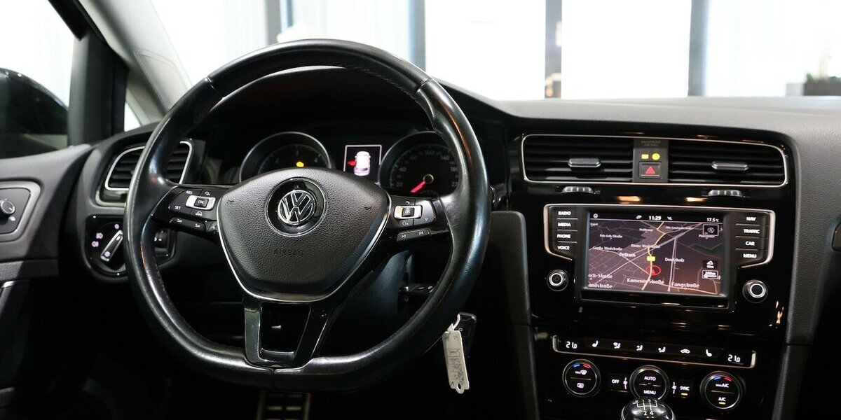VW Golf VII 1.6 TDI BUSINESS ALLSTAR / NAVI+KAMERA 119.000 km 12.997 &euro; Hamm 59077