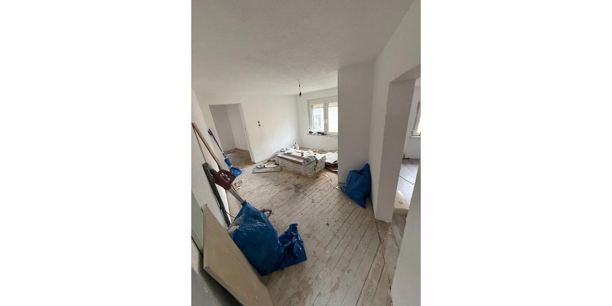 Großes Sieben-Zimmer-Reihenmittelhaus in Massivbauweise | 120 m² 7 zimmer