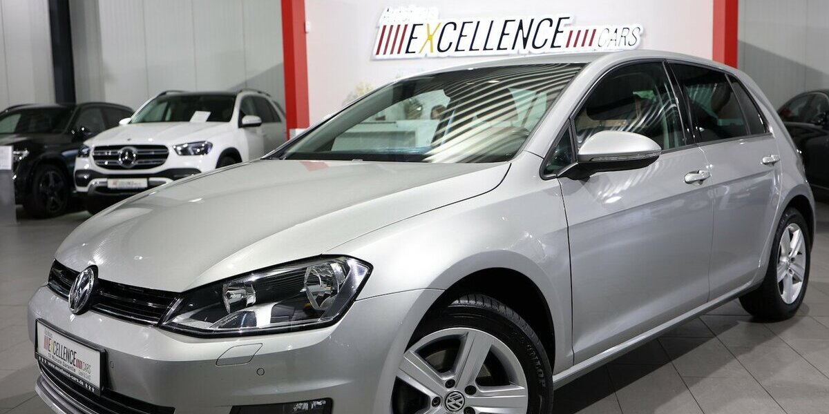 VW Golf VII 1.6 TDI Comfortline COMPOSITION-COLOUR 143.000 km 10.555 &euro; Hamm 59077