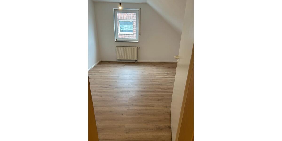Dachgeschoßwohnung Beckum - 3 Zimmer, 83 m&sup2;, 830&euro; | Angebot:26316650
