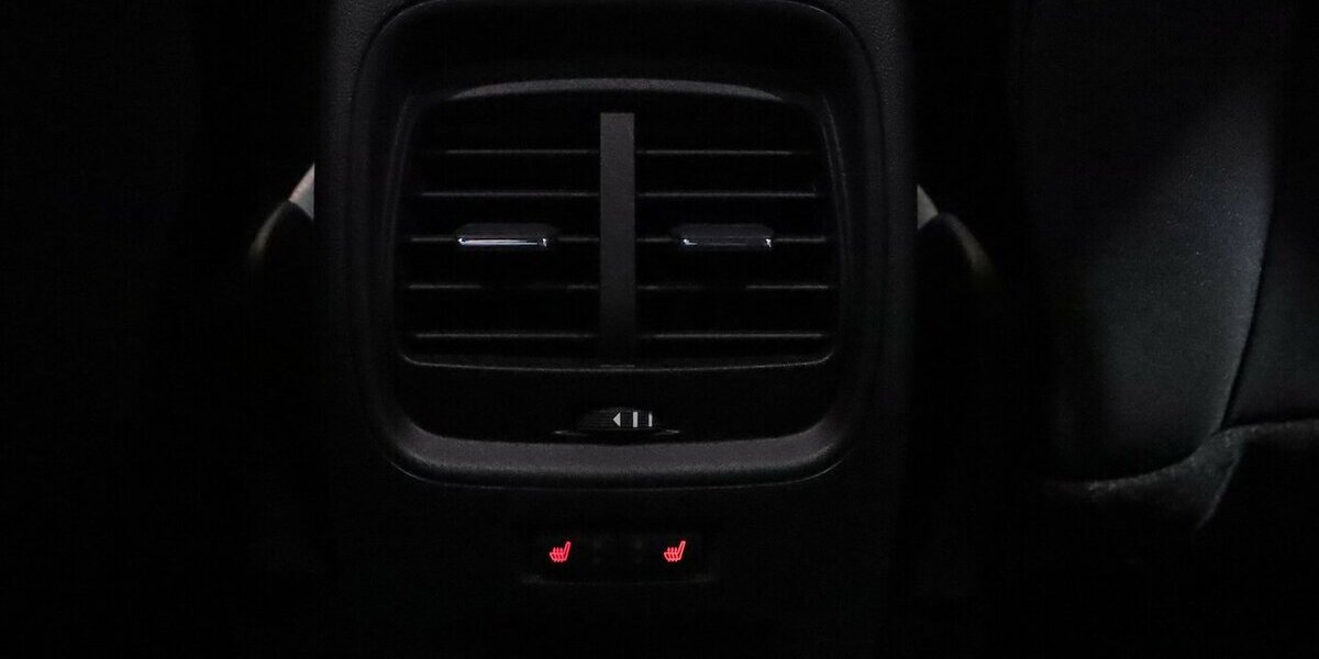 Ford Kuga 2.0 ECOBLUE STYLE ST-LINE SPORT BLACK / LED 125.000 km 17.888 &euro; Hamm 59077