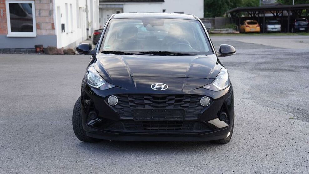 i10