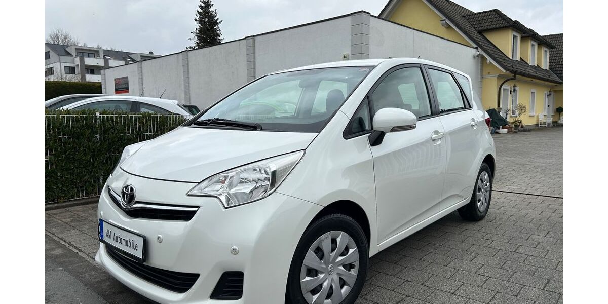 Toyota Verso-S 65.646 km 7.490 &euro; Soest 59494