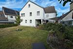 Modernisiertes, freistehendes Ein- bis Zweifamilienhaus zimmer