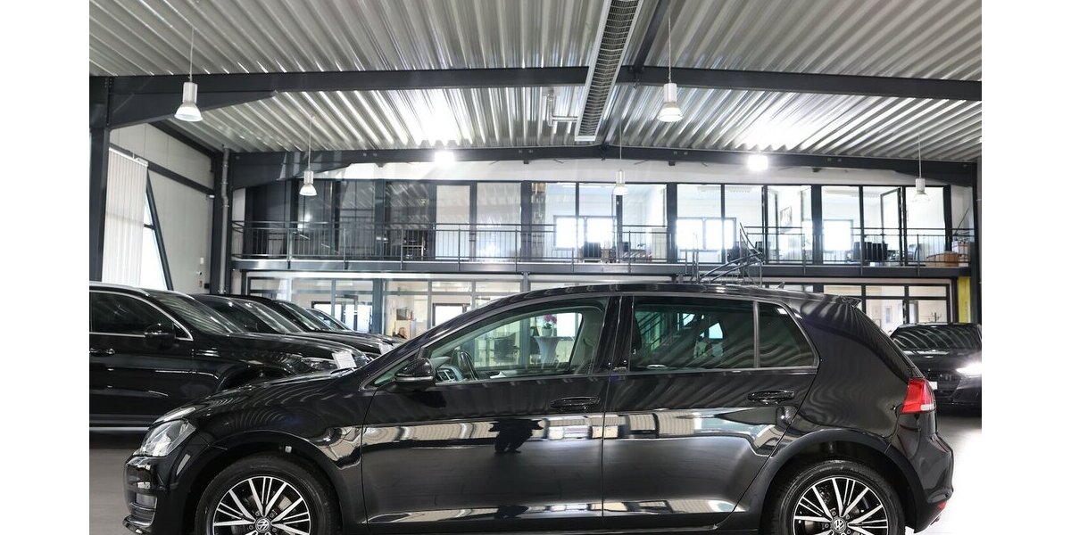 VW Golf VII 1.6 TDI BUSINESS ALLSTAR / NAVI+KAMERA 119.000 km 12.997 &euro; Hamm 59077