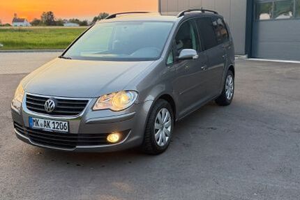 VW Touran 270.000 km 2.699 &euro; Menden 58708
