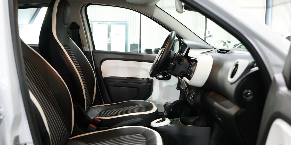 Renault Twingo INTENS ELECTRIC SPURHALTE, LEDER, KAMERA 12.000 km 12.444 &euro; Hamm 59077