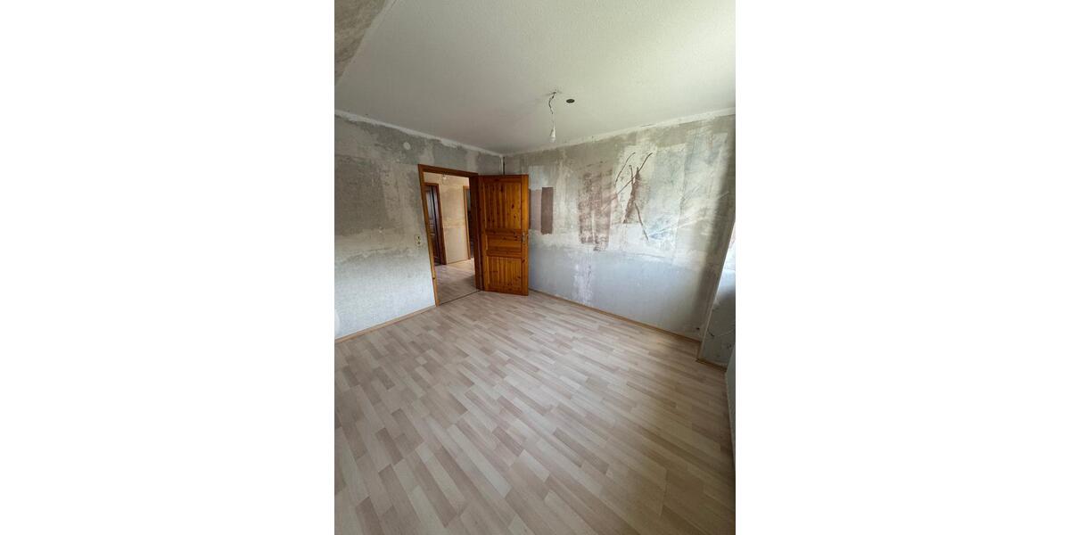 Etagenwohnung Menden (Sauerland) Berkenhofskamp - 6 Zimmer, 167 m&sup2;, 220.000&euro; | Angebot:26610251