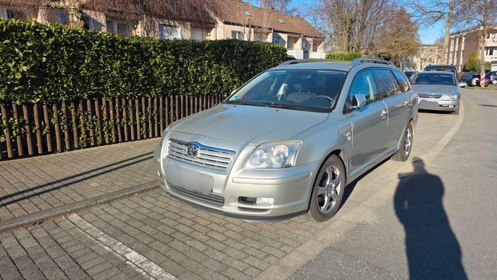 Toyota Avensis 235.547 km 2.500 &euro; Soest 59494
