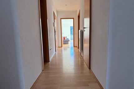 Helle 3-Zimmer Wohnung mit Balkon - zentral in Neheim gelegen 3 zimmer