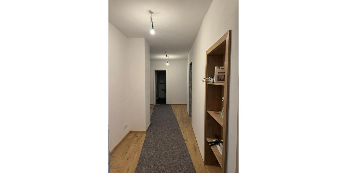 Große, kernsanierte Mietwohnung 5 zimmer