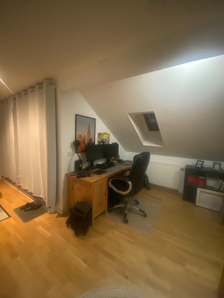 Humboldstr 65: Komfortable DG Wohnung ab 01.01.26 zu vermieten zimmer