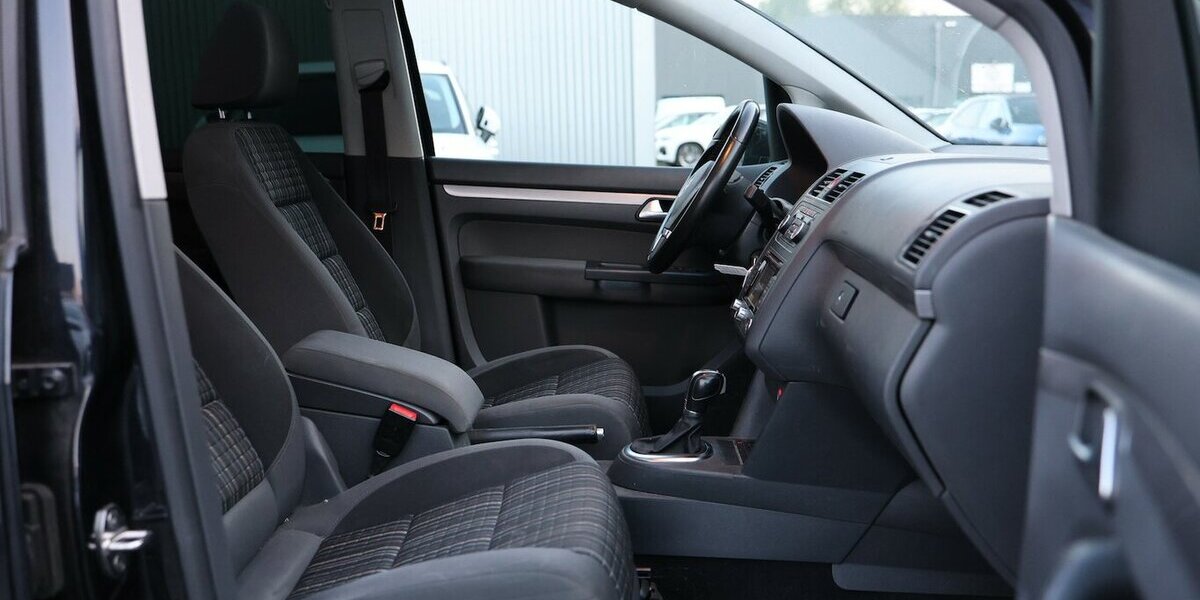 VW Touran CROSS 2.0 TDI DSG FAMILY / BI-XENON 260.000 km 5.902 &euro; Hamm 59077