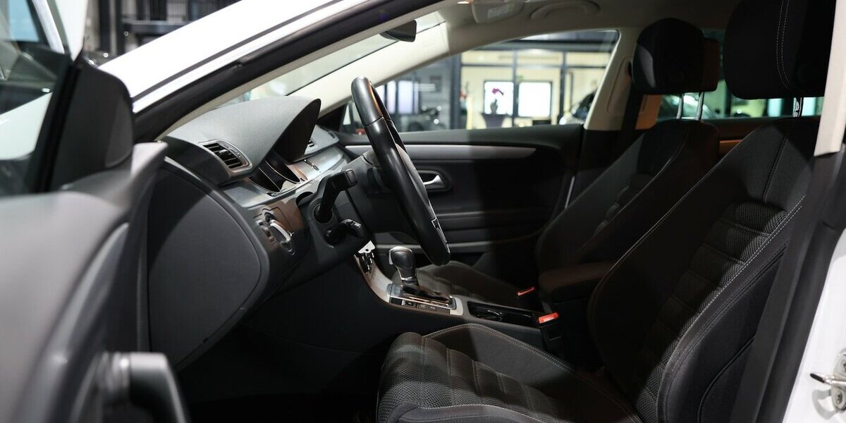 VW CC 1.4 TSI DSG SPORTLINE WHITE / XENON / NAVI+ 92.000 km 15.991 &euro; Hamm 59077