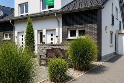 Haus Holzwickede - 4 Zimmer, 124 m&sup2;, 435.700&euro; | Angebot:27132707