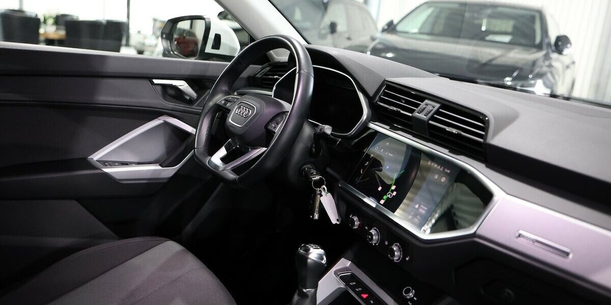 Audi Q3 35 TFSI WHITE / VIRTUAL+NAVI / LED / AHK 50.000 km 25.333 &euro; Hamm 59077