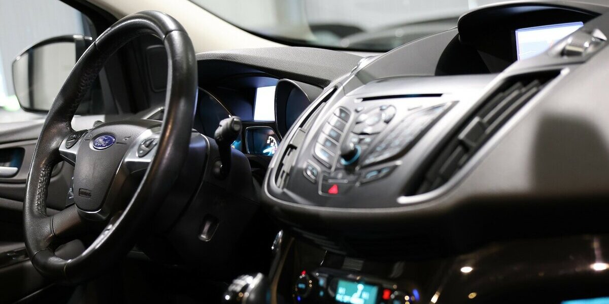 Ford Kuga 2.0 TDCI 4x4 TITANIUM / LEDER / NAVI+ 90.000 km 13.711 &euro; Hamm 59077