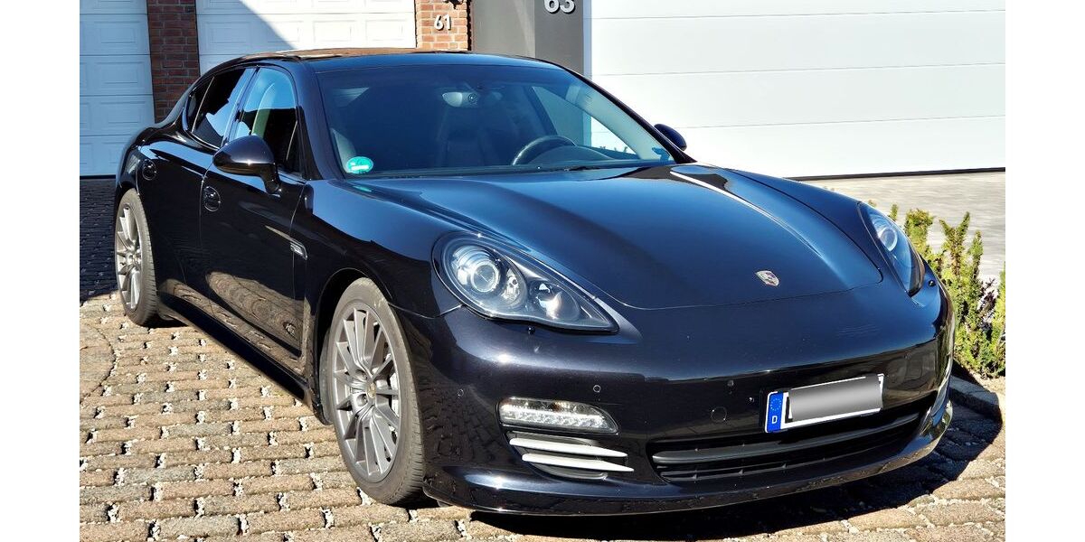 Porsche Panamera 177.000 km 26.900 &euro; Selm 59379