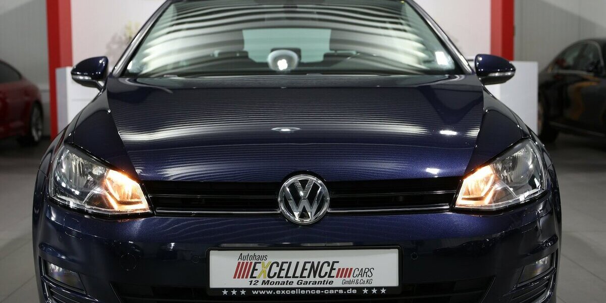 VW Golf VII 1.2 TSI LOUNGE 3-TÜRER / ERST 55.000-KM 55.000 km 10.555 &euro; Hamm 59077