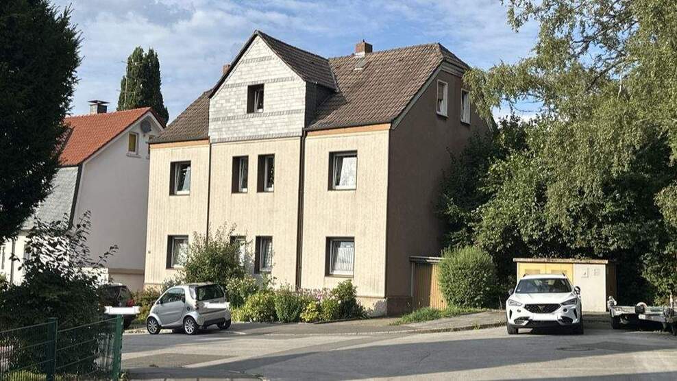Freistehendes Zweifamilienhaus auf großem Grundstück in Dortmund - Kirchhörde 9 zimmer