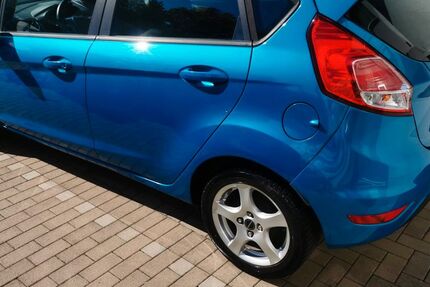 Ford Fiesta 205.000 km 2.700 &euro; Lünen 44532