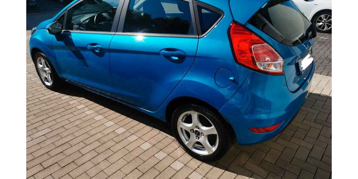 Ford Fiesta 205.000 km 2.700 &euro; Lünen 44532