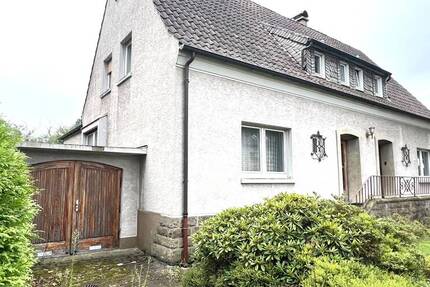 Sanierungsbedürftige Doppelhaushälfte in Dortmund-Brackel 5 zimmer